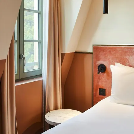 Tribe Hotell