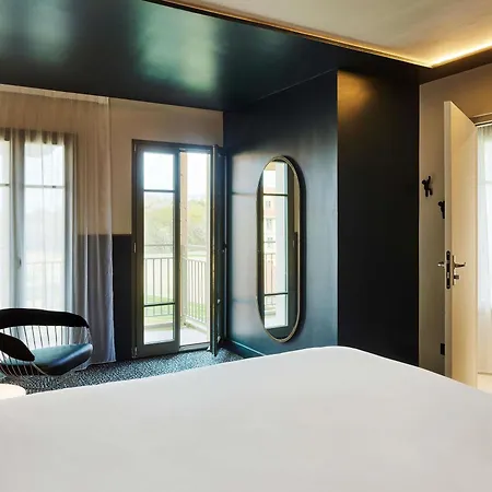 Tribe Hotel 4*