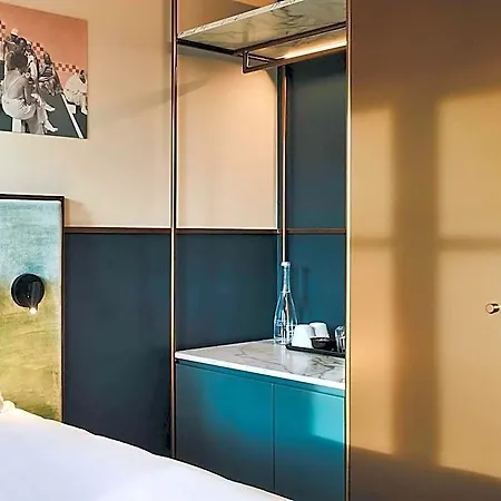 Hotel Tribe